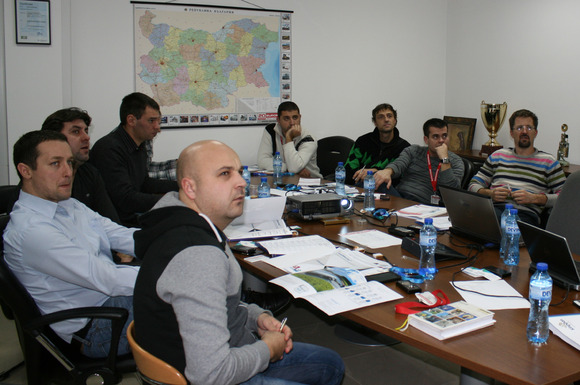 Евромаркет Иструменти с продуктово обучение от Kingspan