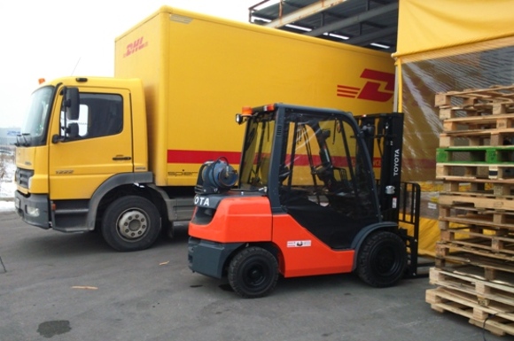 Газокар Toyota достави Евромаркет Кари за DHL Express България