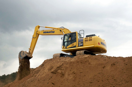 Нова серия верижен багер Komatsu PC240LC-11
