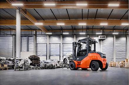 TOYOTA пуска на пазара нова серия тежкотоварни електрокари Traigo80	