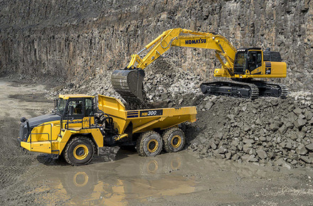 Komatsu с над 4000 кв. м. площ на Intermat 2015