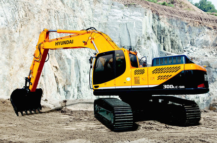 Багерът Hyundai R300LC-9А се включва в изграждането на новата ж.п. линия, която ще свързва България със съседките ни Гърция и Турция