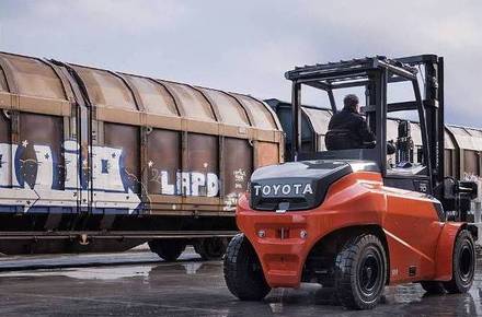 Тежкотоварните електрокари на TOYOTA спечелиха  German Design Award 2019