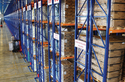 Стелажи тип Pallet Racking за фирма Ал и Ко АД от Евромаркет Кари